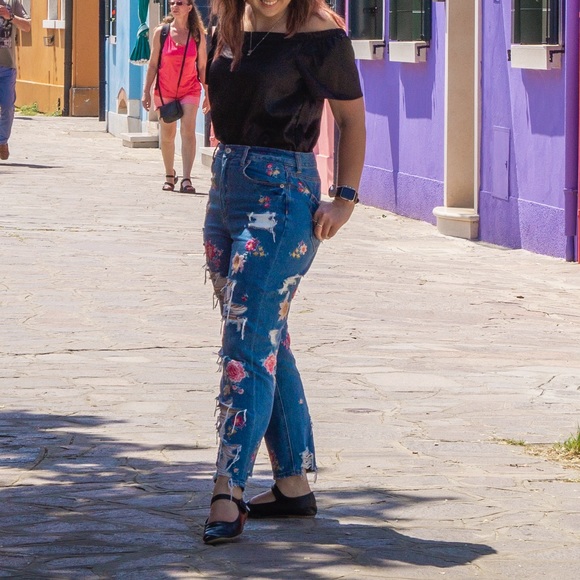 American Eagle Floral Embroidery Mom Jeans Size 10 Short - Picture 2 of 8